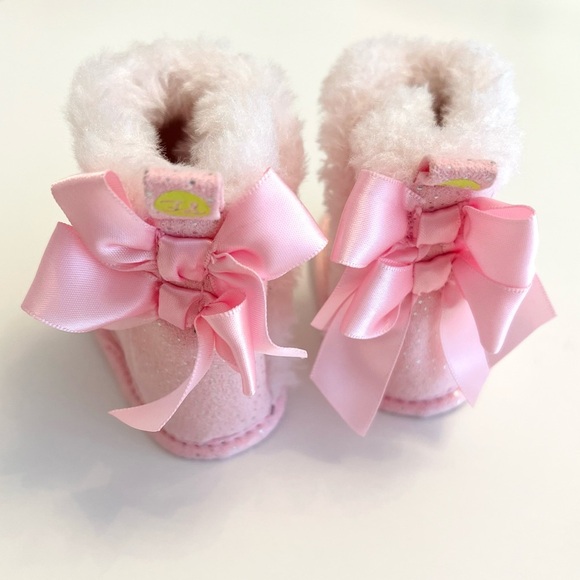 NWOT First Steps Pink Glitter Boots w/Faux Fur & Bow accents Baby Girl 3-6 MTHS - Picture 3 of 8